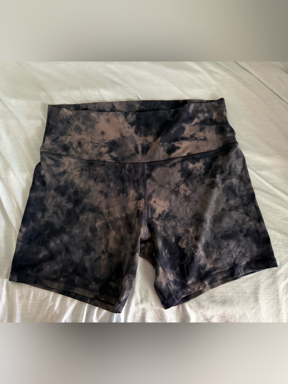 lululemon athletica Blue & Tan Tie-Dye Bike Shorts